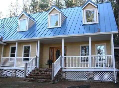 Why Are People Painting Roofs Blue? And Other Unusual Color Trends in Modern Architecture